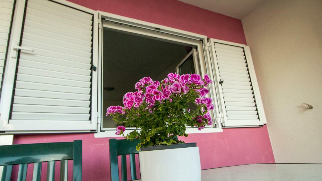 Mrkonjic Branko & Marija Apartmani Omiš Exterior foto